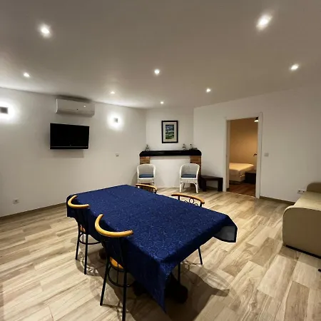 Local Monte Horeb Hostel *